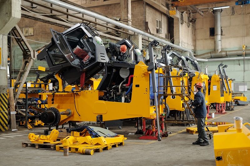 Safeguarding manpower and machinery during rainy season-image