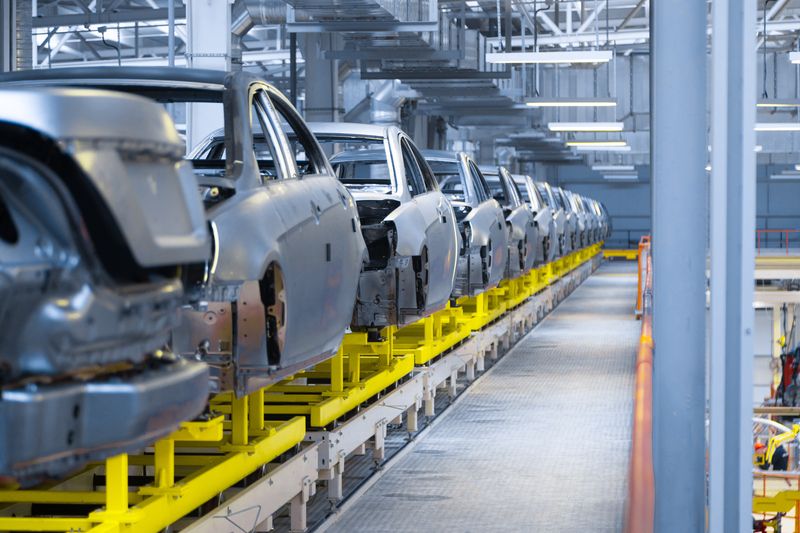 How steel reinforcements protect passengers in a crash-image