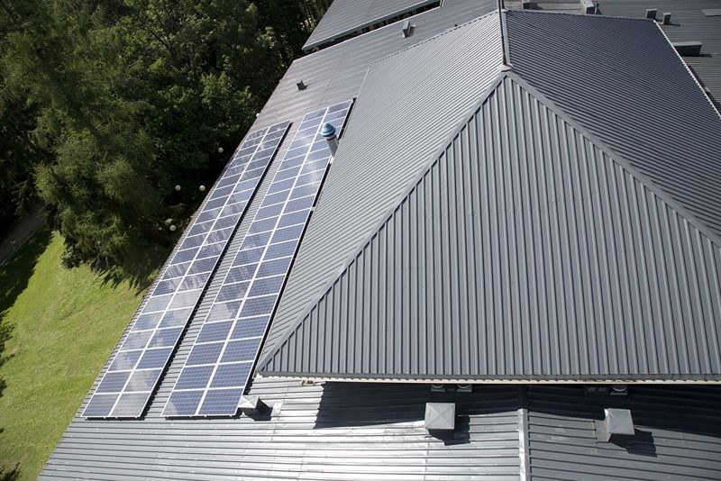 Steel ground mounts vs roof mounts: What are the pros and cons?-image
