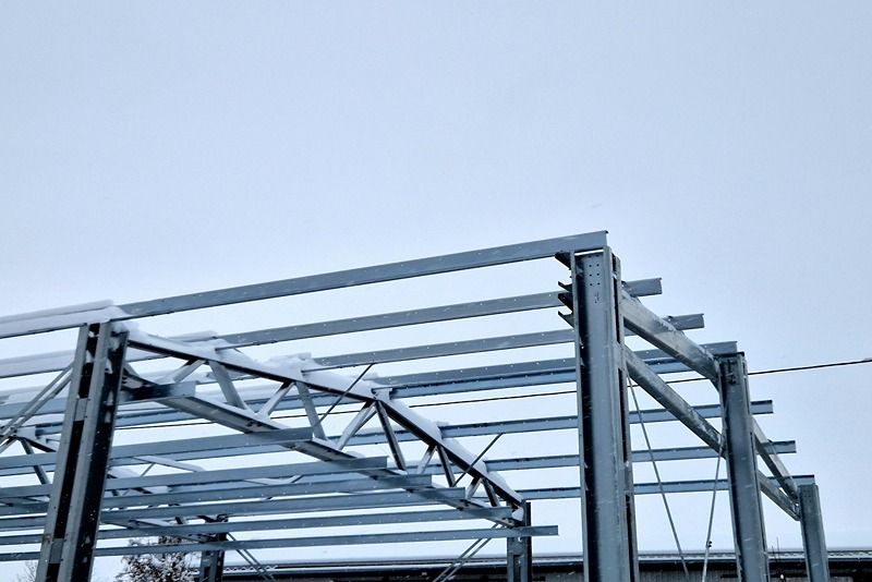 Steel column reinforcement techniques for seismic resistance-image