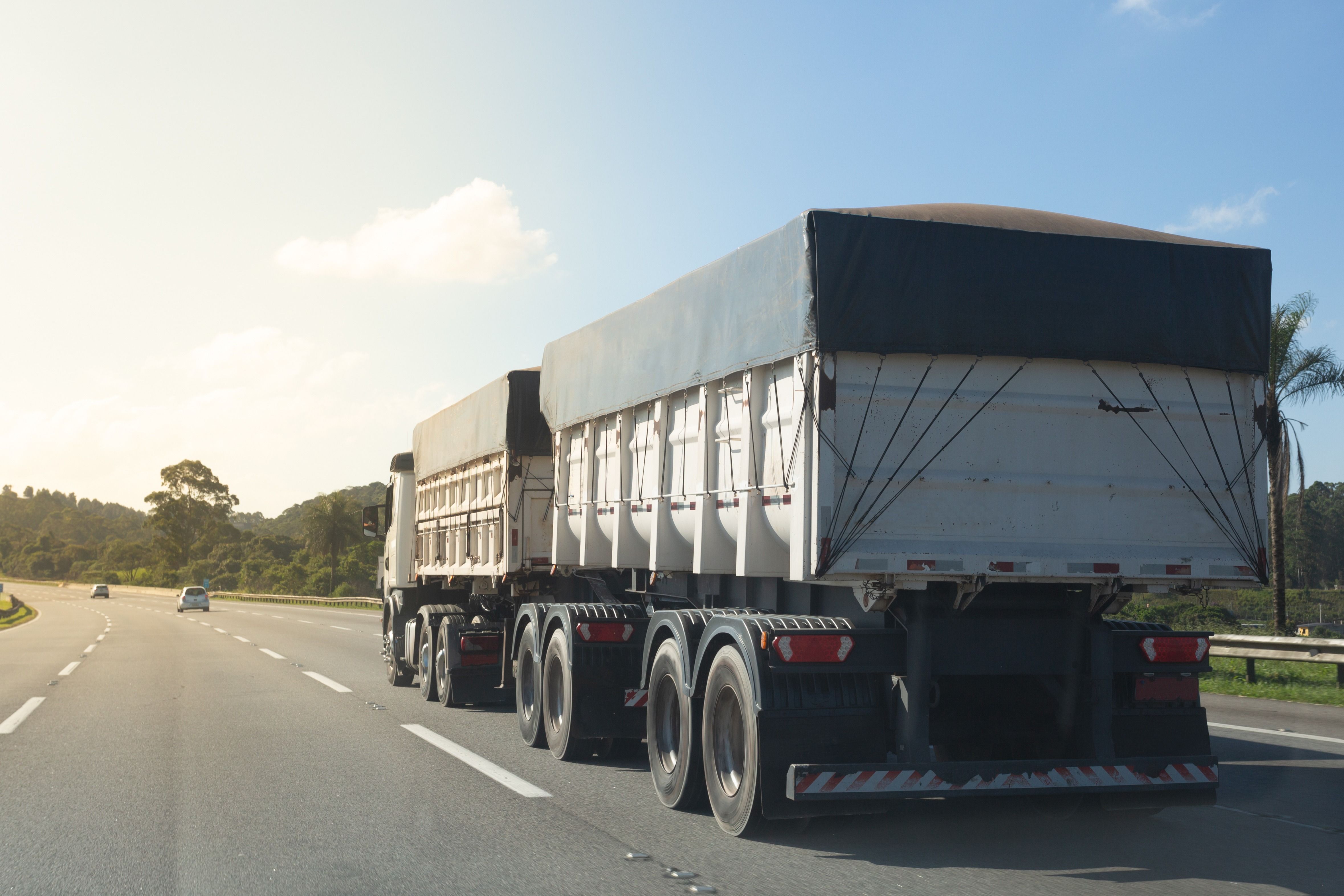 How do steel trucks meet the challenges of heavy-duty applications?-image